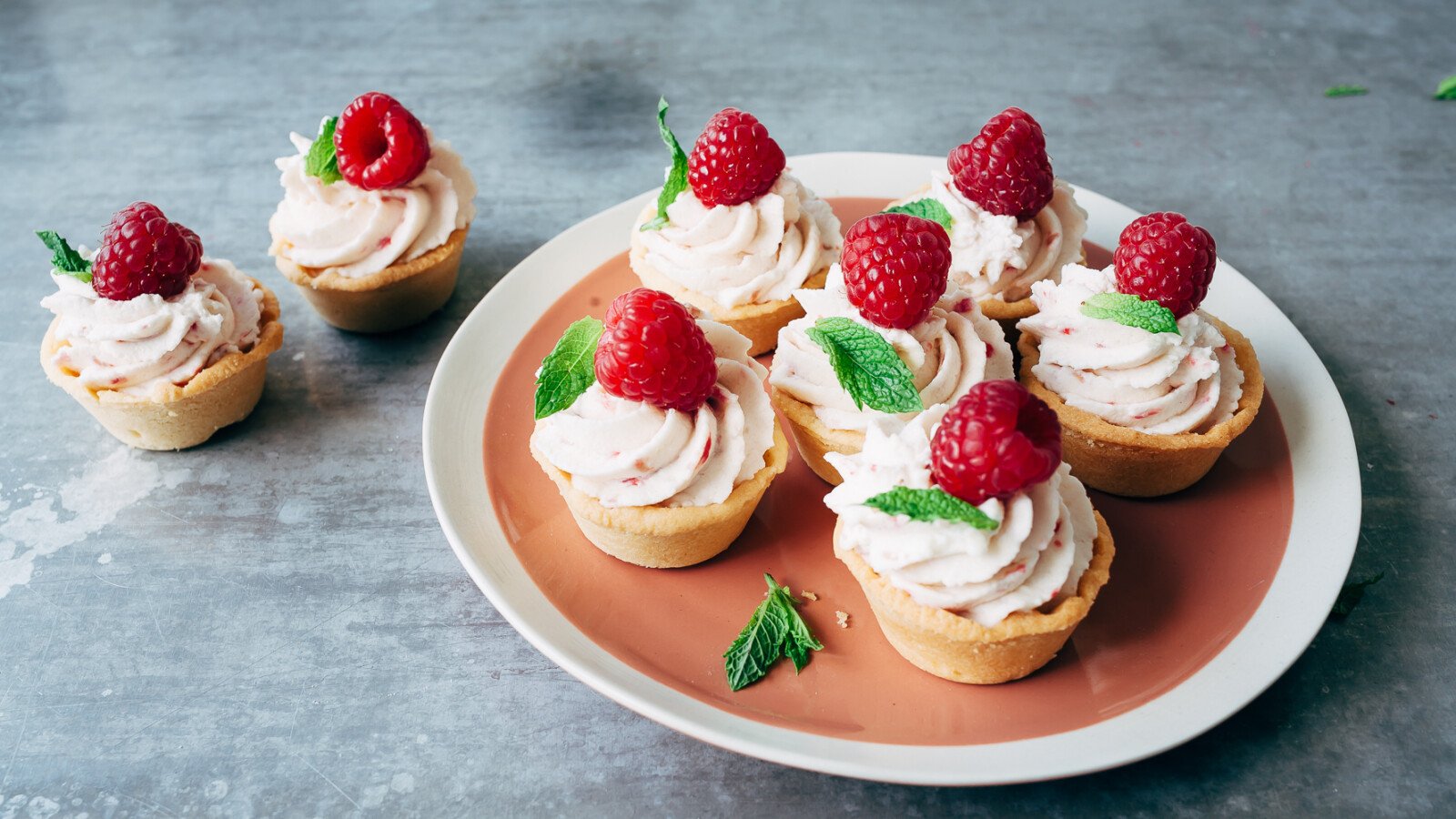Frambozenroom petitfours