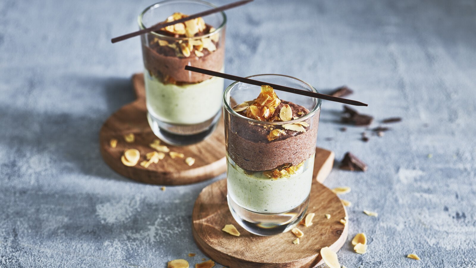 Matcha Amandel crunch Chocolademousse